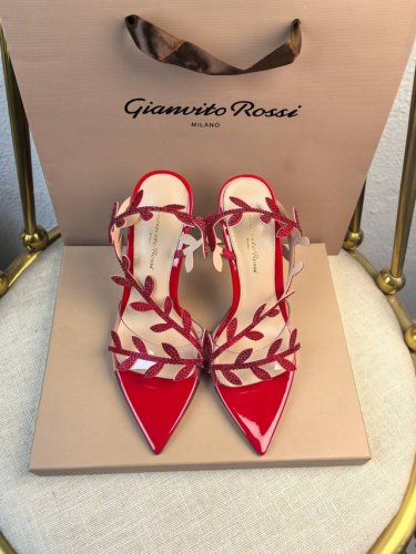 厂批： 烫钻系 吉安维托 罗西 Gianvito Rossi 最新蔓藤月桂叶跟鞋 10.5 8.5 5.5Cm 露趾凉鞋搭配细高跟，性感而精致。 吉安维托 罗西