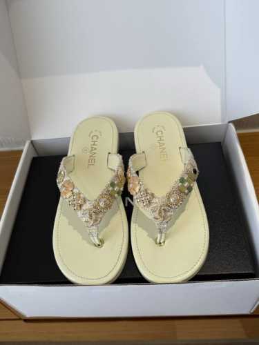 配飞机盒 Chanel Ss25 New Arrival～ Chanel 25Ss春夏度假系列夹脚人字拖 上脚真的很好看 时髦又百搭 宝藏女孩必入 原版购入代购