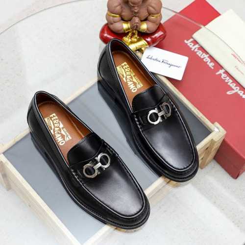 工厂价 菲拉格幕 Ferragamo 新款男士休闲套脚鞋官网原版1:1开模，原单品质做工精细，高端奢华鞋面采用进口意大利丝光牛反毛皮内里橡胶耐磨防滑大底，穿着透