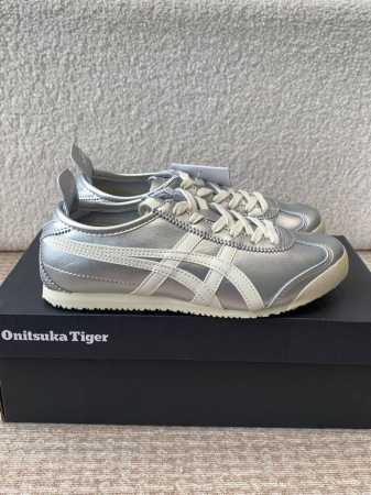 P250亚瑟士 Onitsuka Tiger鬼冢虎 反转李小龙 现代经典复古休闲Mexico66，情侣款百搭休闲，鞋子柔软舒适 可以随意折叠，上脚时尚有型，百年 - 点击图像关闭