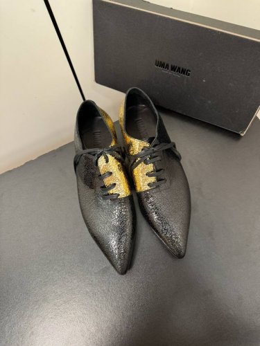 umawang 经典色+23新配色 尖头仙风道系带德比鞋 很有调性的单品？ 复古水洗的特殊工艺，入时却不媚俗，本土却不夸张，妥妥地暗黑系国风！让你的配搭带来新意