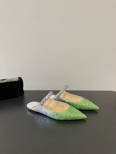 jimmy Choo 最高品质 最新经典钻石链条 渐变烫钻 重工艺水晶半拖鞋单鞋 同步专柜 主打精致 舒适度休闲 甜美 无解风都轻松满足 Blingbling