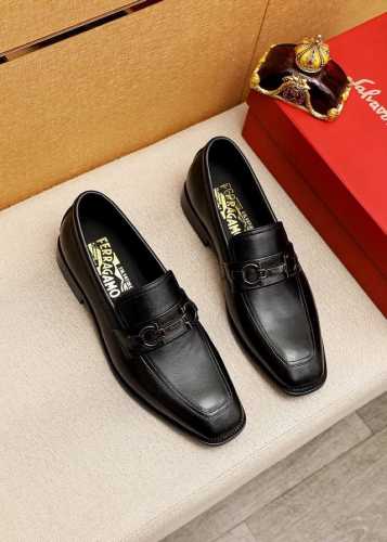 商品商标：Ferragamo 菲拉格慕 休闲皮鞋 正码码数: 38-44 45.46订制 商品材料：精选 进口小牛皮鞋面+经典五金扣，进口水染牛皮内里。强烈立体