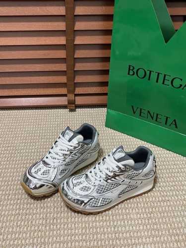 橙子出厂价 Bottega Veneta 葆蝶家秋冬秀款BV Orbit运动鞋 休闲老爹鞋 采用原版轻质科技网布面料，原版一致！工艺复杂！ 搭配几何图案设计橡胶