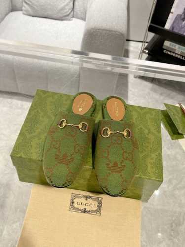 Gucci 联名阿迪 24Ss 新款 马衔扣包头凉拖鞋 春夏网红必备拖鞋 Yp一比一还原 所有细节 材质 舒适度 全部跟原版一样了 复刻度98% 码数 35-4