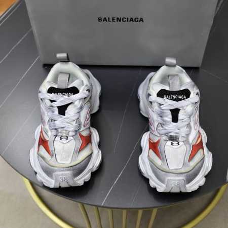 巴黎5XL正确版Balenciaga巴黎世家CARGO 走秀款 做旧工艺采用手工制作完成，每款鞋的做旧程度、擦破大小及范围具有一定的差异性，属于正常。鞋面是切割 - 点击图像关闭