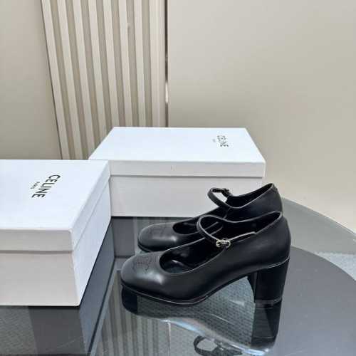 顶级版本出厂 Celine*赛琳2024秋冬新款高跟玛丽珍系列单鞋，专柜限量款 凯旋门的五金扣设计极具品牌辨识度非常百搭的一款单鞋 鞋面：进口牛漆皮，开边珠 内