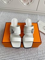 Hermes爱马仕kute系列粗跟凉拖鞋顶级品质小牛皮高跟凉鞋，搭配标志性Glenan鞋扣。航海风格，打造都市优雅造型。进口小牛皮 羊京 羊皮内里跟高：6cm进