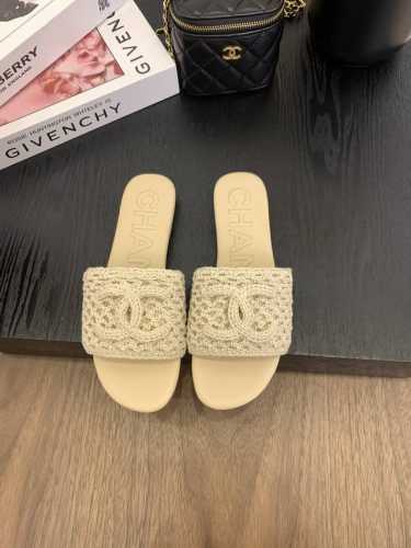 现货发售 *25 专柜 正品级 版本！！ 官方目录： 码数：35、36、37、38、39 34 40 41 需要定做跟客服 沟通 均配有意大利正品包装