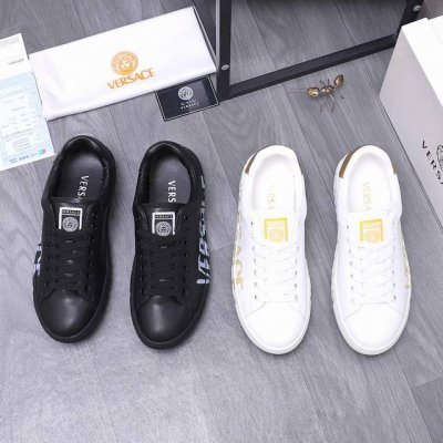 商品商标 Versace 范思哲 休闲板鞋 正码码数: 38-44 商品材料 精选牛皮鞋面 羊皮内里 原版大底