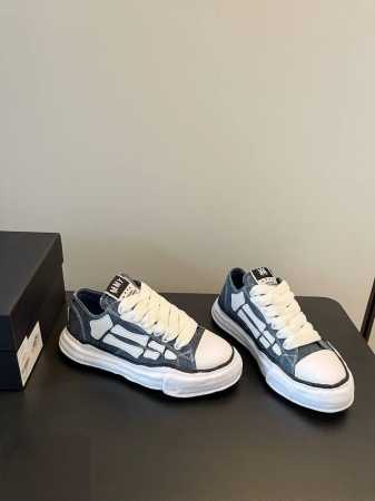 女 P390 男 P400 早春新品 面料 帆布 内里 羊帆布 鞋底 超轻成型底 优雅风格 创造不一样的感觉 跟高 3 Cm 专柜包装 简约气质款式！ Show - 点击图像关闭