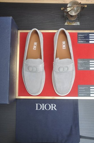 出厂价P 迪奥 Dior 高端货 牛里 原单品质Dior .迪奥 原单代购、高端皮鞋、面料：采用意大利进口牛皮水染牛里 牛皮里特供原版大底、做工精细、实物拍摄S