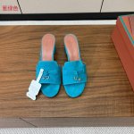 Loro Piana 羊京中跟拖鞋。鞋面羊京，羊皮内里及垫脚。真皮中底，真皮包跟。进口真皮大底，跟高8cm。码数：34-42 34、40、41、42定制不退换