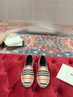 女 巴宝莉高品质情侣最新款一脚蹬乐福休闲渔夫鞋专柜同步上市原版一比一复刻面料：意大利进口防水面料、做工纯手工拉线，生胶透气防滑大底，内里透气舒适小绵羊羊皮，密度