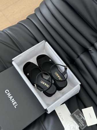 Chanel 24C经典鱼嘴防水台高跟鞋 水台高度4Cm 后跟高度12Cm 鞋面麂皮 牛皮 内里羊皮 原版大底 Size:35-39 其他码数定做 - 点击图像关闭