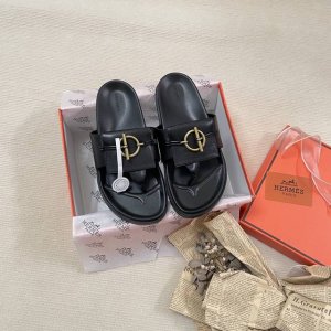 橙子出厂价p hermes 爱马仕春夏新款 太阳扣夹脚拖鞋 人字拖 休闲凉拖 码数 35-42