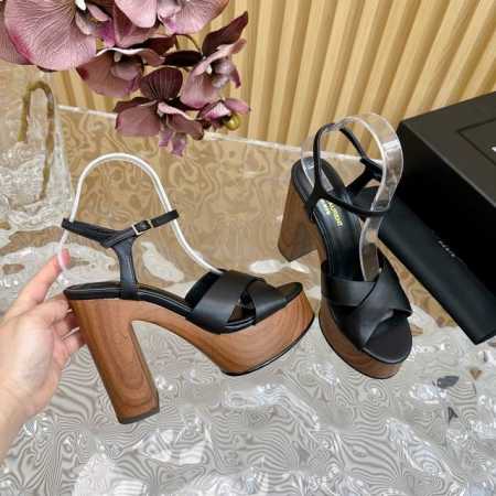 2024新款 YSL 圣罗兰新款交叉带木纹跟 露趾高跟涼鞋 Saint Laurent YSL姐姐的美麗尤物高跟鞋 又是人間聖羅蘭Rose同款的小方頭高跟鞋 很 - 点击图像关闭