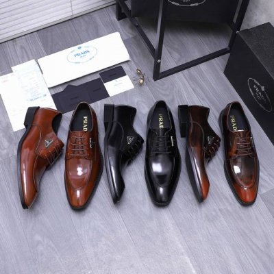 商品商标：prada 普拉达 商务套脚皮鞋 正码码数: 38-44 45定做不退换 商品材料：精选 珠光擦色牛皮鞋面 牛皮内里 原版大底