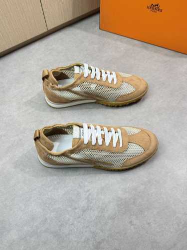 Hermes 爱马仕 -高端品质 原单休闲运动鞋 -鞋面：反绒小牛皮、鞋身品牌镂空网布、车缝品牌'h'图腾 -内里：水染牛皮 -大底：原版超轻Tpu 橡胶；双色