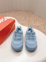 出 Marni X Hoka 联名款 运动鞋新品 潮到爆的Hoka &Marni联名徒步鞋系列 专柜一鞋难求马卡龙色系为这个夏天增添了一抹亮色 丑萌丑萌哒超级可