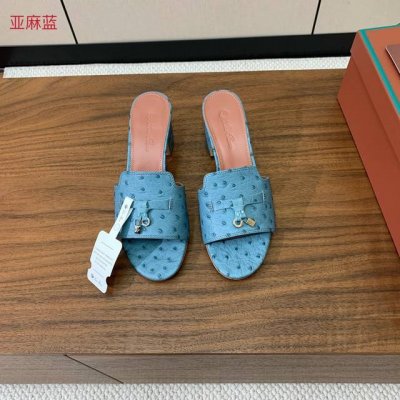Loro Piana 驼鸟纹中跟拖鞋。鞋面驼鸟纹牛皮，羊皮内里及垫脚。真皮中底，真皮包跟。进口真皮大底。跟高8cm码数：34-42 34、40、41、42定制不