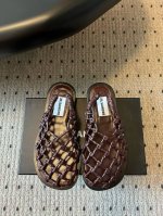 jil Sander 25Ss专柜春夏新款渔网编织镂空凉鞋 非常新颖的设计 让人眼前一亮 夏日氛围感渲染十足 鞋面采用超级软且坚韧的牛皮编织而成 采用织网鱼网的