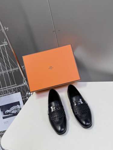 Hermes 爱马仕经典热卖代购级乐福鞋 穆勒单鞋 海外代购买手货源，纯原定制 韩国客过毒验收 1一级定制胎牛皮面料，马克缝线 纯手工滚边 2混种羊皮内里 垫脚