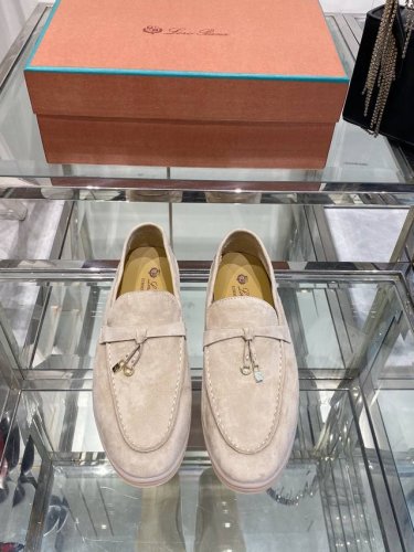 男款 Loro piana 诺悠翩雅 一脚蹬乐福鞋 原版大底宽底 采用进口水染羊津皮 牛皮内里 牛皮中底 全方位一比一复原专柜工艺流程 中底部全牛皮拉绑工艺流程