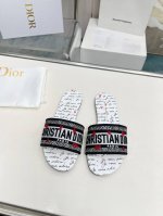 橙子出厂价 迪奥 Miss Dior系列平底拖鞋 字母刺绣logo拼色一字拖鞋 经典上乘美艳力作 dior专柜最火春夏系列 兼备气质 时尚 经典耐看的设计风格