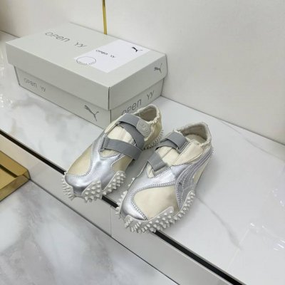 出厂 高版本 彪马 puma 的最新联名 25Vs春夏爆款系列 拼色休闲芭蕾舞鞋 这双puma Mostro power & Grace 简直是春日穿搭的 氛围