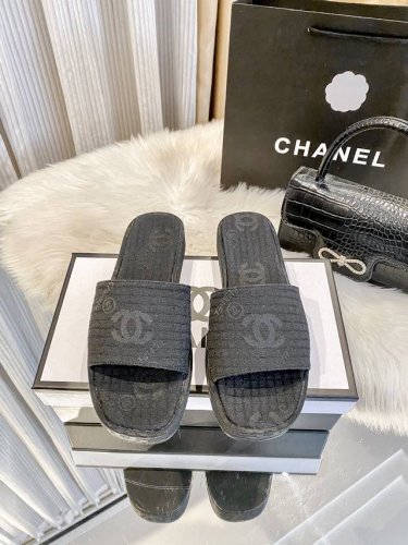 橙子出厂价p chanel 香奈儿 夏季新款厚底拖鞋 一字拖 休闲凉拖 颜色 棕色 黑色 灰色 码数 35-40