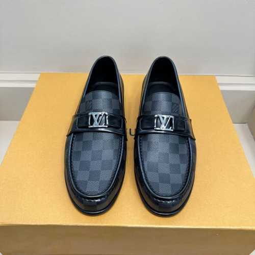 皮革外底 搭配橡胶衬垫增强了耐磨性和防滑性 size 39-40-41-42-43-44 38.45定做不退不换