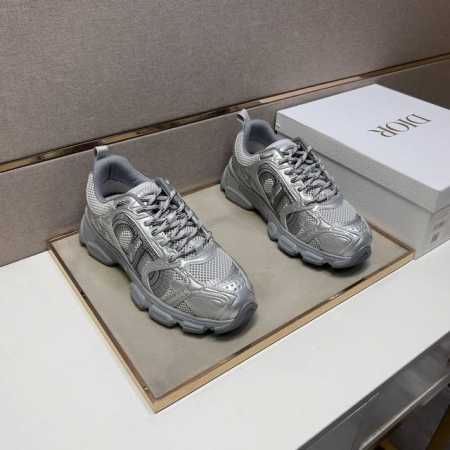 出厂价 迪～ 情侣装休闲鞋 2024Z柜同步发售 码数:女35-39，男38-44# 4个颜色鞋面选用多材质拼接网布内里，舒适透气，鞋底：原版舒适耐磨大底，实物 - 点击图像关闭