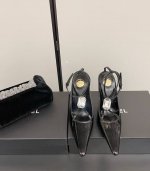 ：430 Ysl 圣罗兰最新宝石后空高跟单鞋 专柜同步上新 各大明星网红纷纷上脚 款式时髦百搭 简约又高级 把优雅做到极致 上脚女神范爆棚！ 鞋面：进口牛漆皮