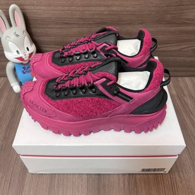 590 顶级版本Moncler盟可睐Trailgrip网布系带圆头低帮运动休闲鞋黑粉。 码数：36-46码 编码: I209A4M00100M3312 全套得物