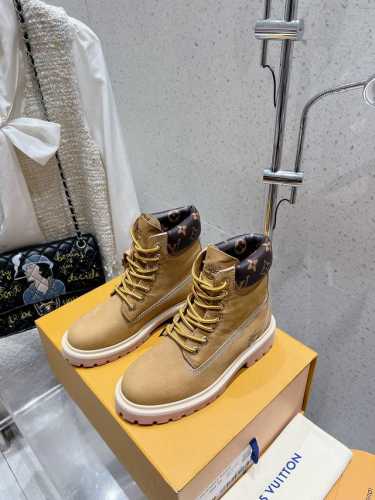 顶级版本 情侣款出厂 LV x Timberland 添柏岚 联名款 老花 大黄靴 及踝靴 短靴 LV x Timberland 及踝靴取材 Monogram