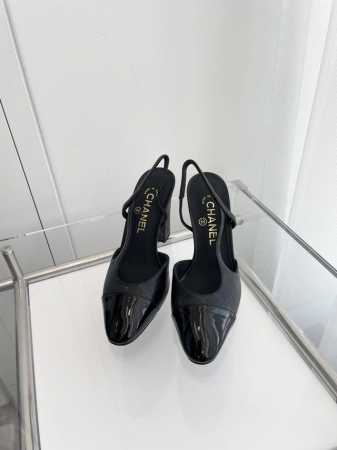 小香2024夏季新品 ～～～小香新款凉鞋！同原版1：1复制！非市场普通版本。 面料：漆皮or羊皮 内里：羊皮 跟高：9cm 大底：意大利皮底 码数：35-39 - 点击图像关闭