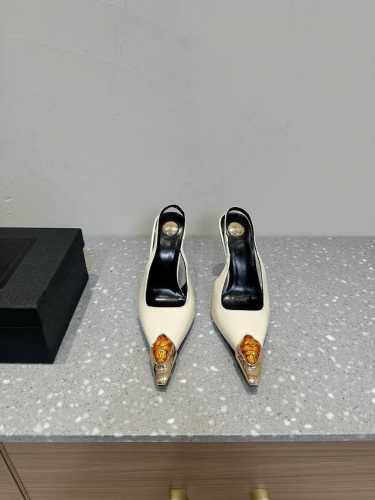 Saint Laurent 圣罗兰 25ss春夏新品 宝石尖头高跟鞋 凉鞋 单鞋 优雅大气高跟 淡淡的夏日里怎么少得了一双仙 各种小搭配起来 完全不挑脚型哦 通