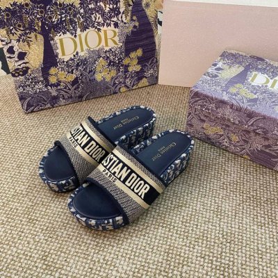 橙子出厂价p dior 迪奥春夏新款 字母刺绣坡跟厚底拖鞋 一字凉拖 底厚 前2.5Cm 后5Cm 码数 35-41
