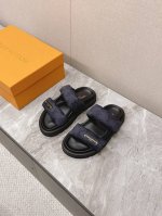 louis Vuitton拖鞋硬货上新 Bs代购级别！高级感十足！国内外博主刷爆的一款，复古又时髦 上脚美炸了！官网主推款★ T 鞋面：老花羽绒布 内里: 进口
