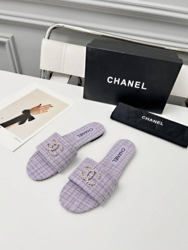 chanel 香奈儿 新款 拖鞋 官网专柜，面料羊皮、内里绵羊皮，垫脚山羊皮，3色任选，35－42码，出厂价p 真皮底160