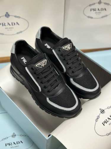 售 价: 商品商标：Prad* 普拉* 低帮运动鞋 正码码数: 38-44 可订做45.46 商品材料：鞋面专柜原版材料，舒适内里，原版大底。 编 号：9643