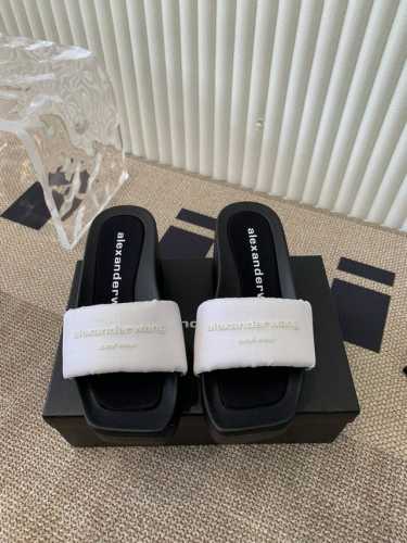 Alexander Wang 亚历山大.方头厚底拖鞋 鞋头凸形立体logo字母高工艺，简约低调的纯色单品细节做工精致，上脚非常舒适好穿 鞋面：原版订制高丝光布料