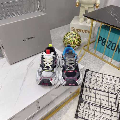 出厂 巴黎世家2025新款6Xl鸳鸯色 Balenciaga 6Xl 纯原版本强势出货 重工打造 所有配件均通过定做出产正品裁片 正确字体电绣 粗细、位置、大小