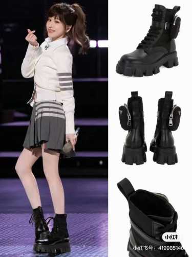 prada 战术靴也太 cool prada 双口袋战术厚底靴真的太好看！甜心教主王心凌同款！！坦克底自带5cm增高，拉长双腿的同时靴子本身有修饰腿型，显得腿又
