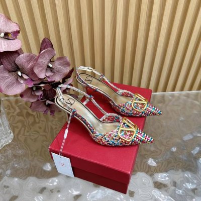 2025走秀款高版本Valentino 高跟编织网 凉鞋 单鞋 绝美的质感 非常好搭配 任何季节可穿 华伦天奴此系列演绎全新时尚魅力 延续超高跟设计 深得海外知