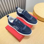 工厂P Hugo Boss 原版经典款休闲运动鞋本款是德国Boss官方旗下主打经典款，1:1质量，德国Boss原厂名师制作，鞋面采用原版布料搭配皮革制作。完美楦
