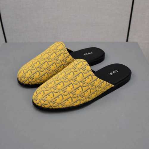 Dior 迪奥 拖鞋！批 。原版logo布面料，橡胶鞋底。男码38-44。