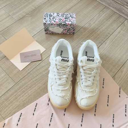 女款 Miumiu 2024顶级专柜 新款限定 官网上新 独家首发 Miiu 24Ss德训鞋 Miu鞋控 Miu德训 Miu潮鞋 Ins穿搭时尚 小红书推荐 M - 点击图像关闭