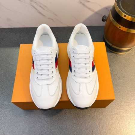 Guccll古-奇 男士运动休闲鞋，上图必卖 顶级奢侈品牌，最新時尚休闲男鞋，潮流百搭之款，轻松运动风，媲美正品无压力，配有精密逢线 彰显低调奢华 舒适的鞋底设 - 点击图像关闭